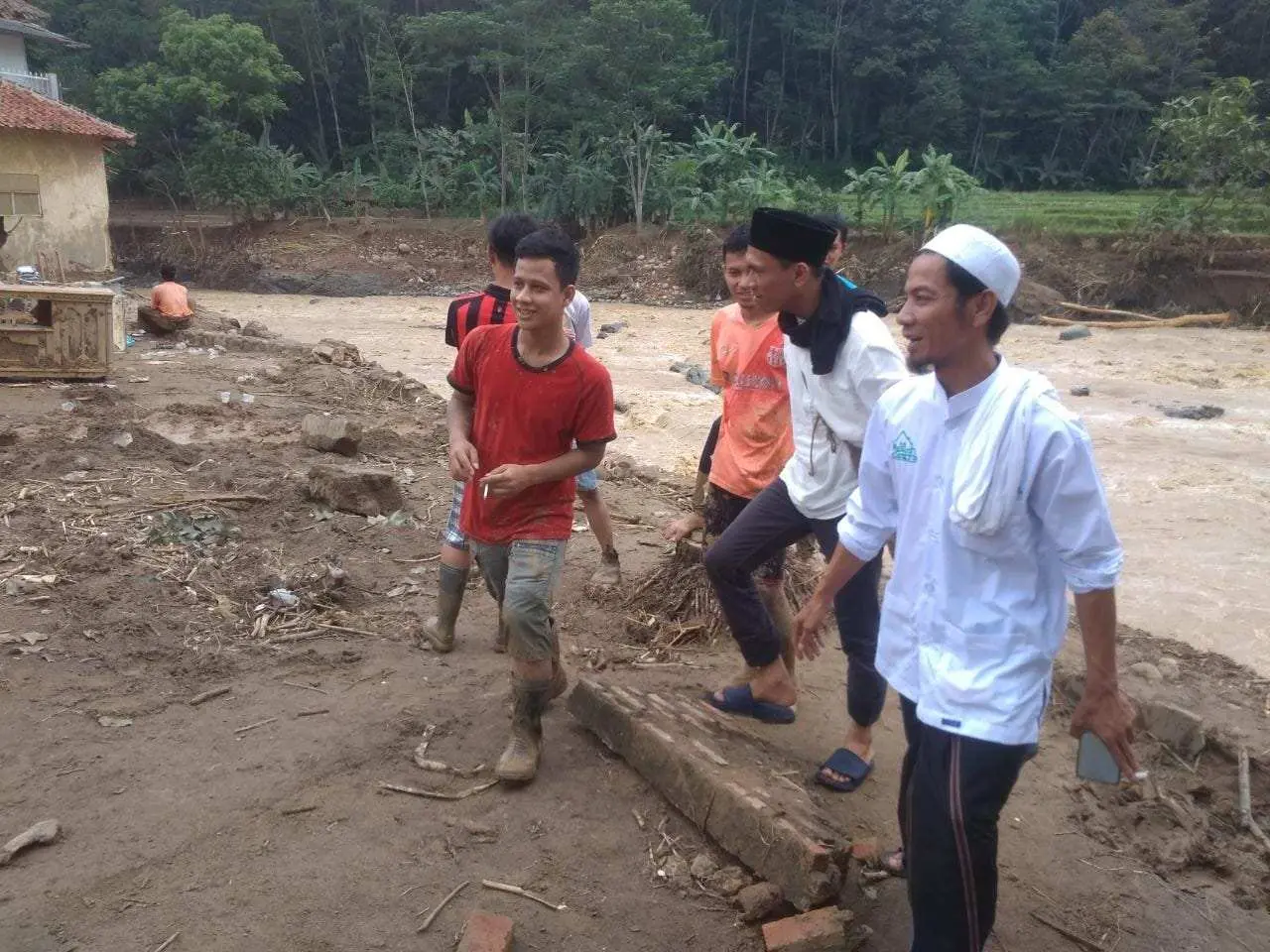 Ruhiyat Sujana Terjunkan Relawan ke Lokasi Bencana