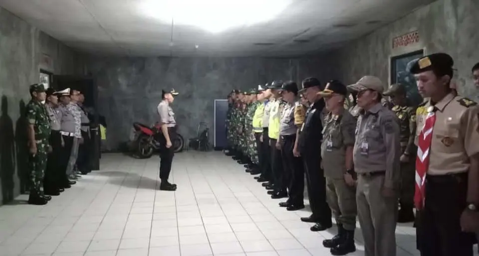 Kapolsek Kemang Pimpin Apel Gabungan Pengamanan Malam Tahun Baru