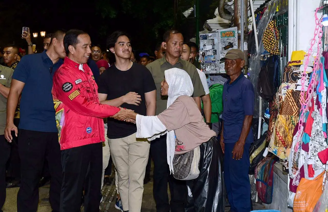 Presiden Sapa Warga di Sekitar Istana Yogyakarta