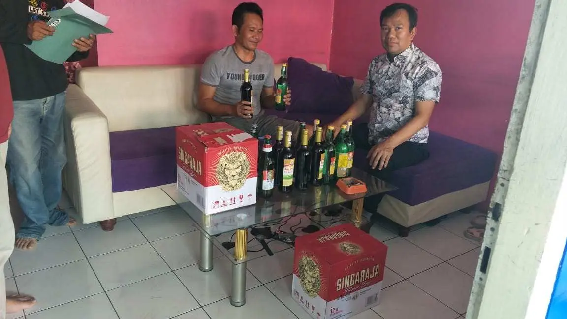 Polres Ciamis Sita Puluhan Botol Miras dan Miras Oplosan Jelang Ops Lilin 2019