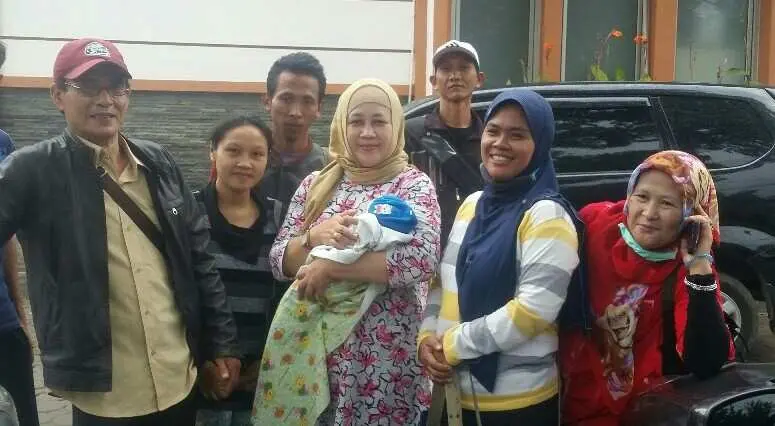Haru Biru, Pasca Tertahan di RSUD Cibinong Bayi Ariska Putri Dewi Akhirnya Pulang Berkat Relawan MPB dan Awak Media
