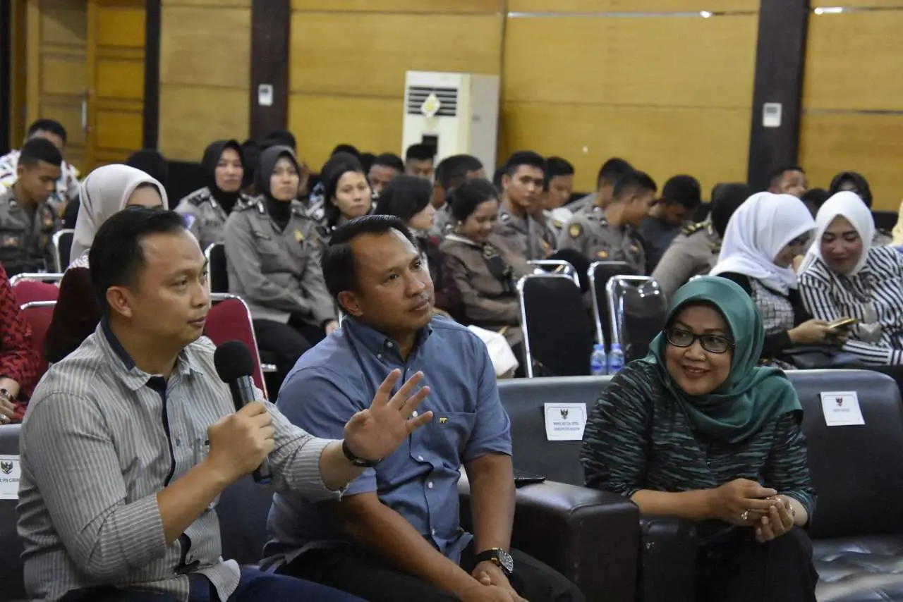 Peringati Hari Ibu Nasional, Kapolres dan Bupati Bogor Gelar Nobar Film Dokumenter dan Talkshow Interaktif